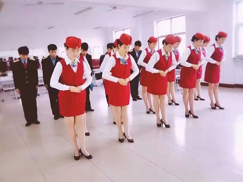 女生報(bào)石家莊東華鐵路學(xué)校學(xué)什么好？