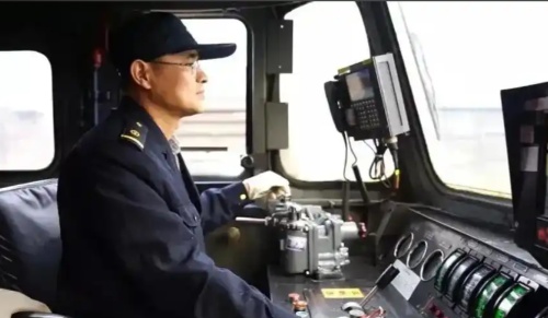 火車司機(jī)駕駛證怎么考？