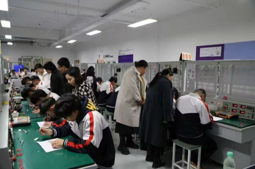 石家莊東華鐵路學(xué)校機(jī)電專業(yè)實訓(xùn)學(xué)出真技術(shù)嗎？