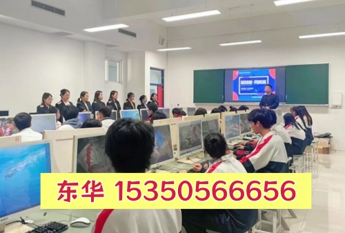 石家莊東華鐵路學校有校服嗎？平時讓穿校服嗎？